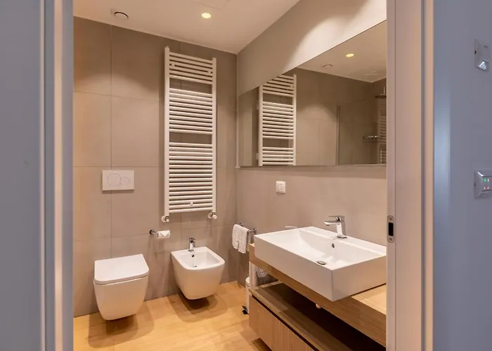 Blessed Apartment Rom